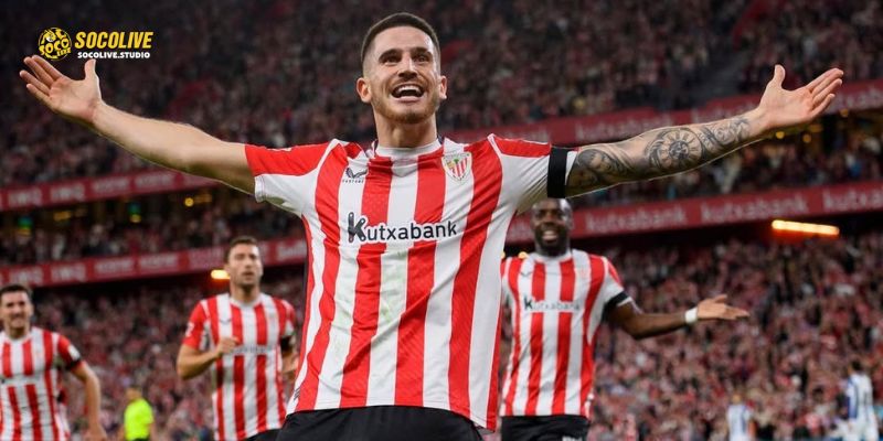 Niềm vui bùng nổ của cầu thủ Athletic sau pha lập công mở tỷ số trước Real Oviedo