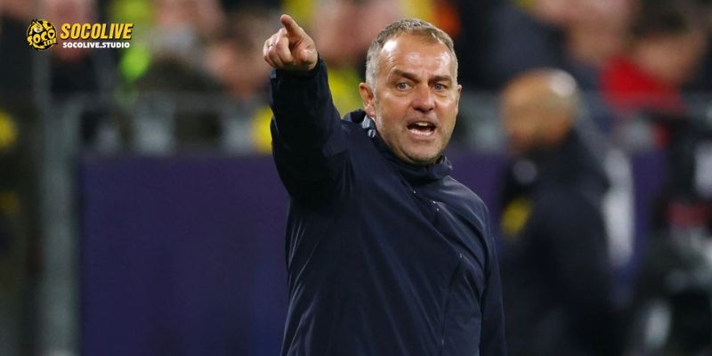 Hansi Flick triển khai chiến thuật kiểm soát bóng và tấn công biên cho Barcelona